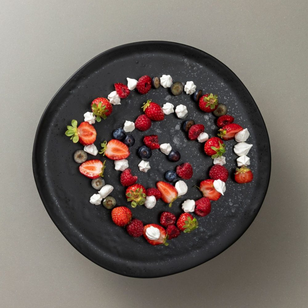 Assiette à pied 28 cm - Collection Boutique – Image 2