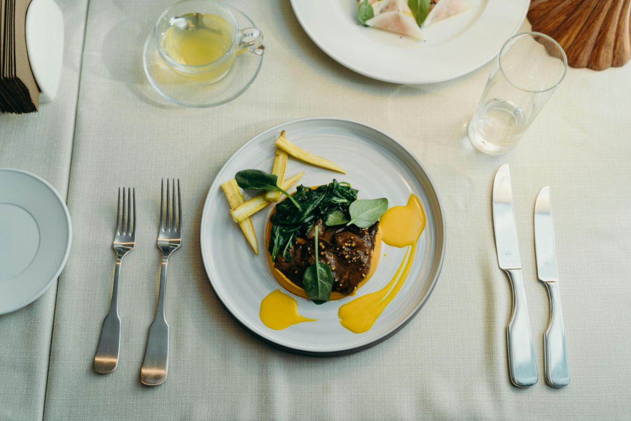 Secrets de table : ce que votre vaisselle dit de votre établissement
